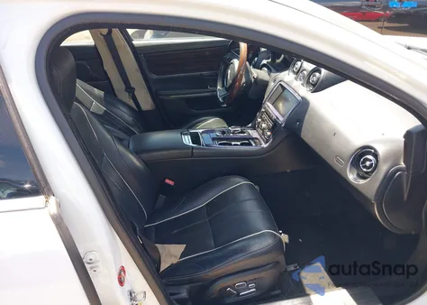 2012 Jaguar Xj Xjl Portfolio z USA, uszkodzony, nr VIN SAJWA2GB1CLV34946